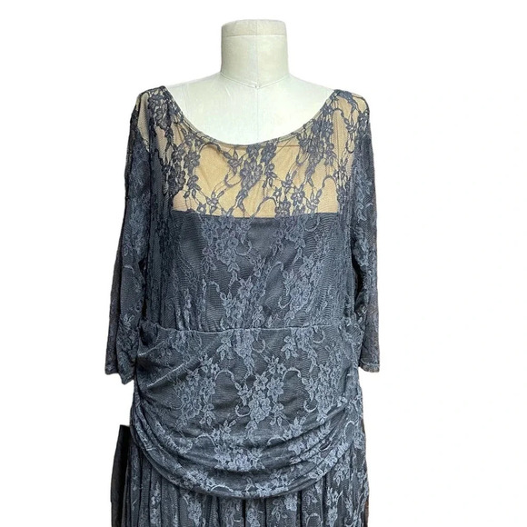 Kiyonna Black Nude‎ Lace Ruched Luna Dress Plus Size 2X - Picture 3 of 12